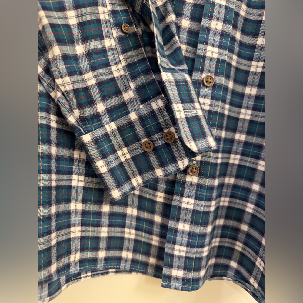 Charles Tyrwhitt Men's Classic Fit Button-Down Shirt. 100% Cotton. Size Large - Picture 4 of 11
